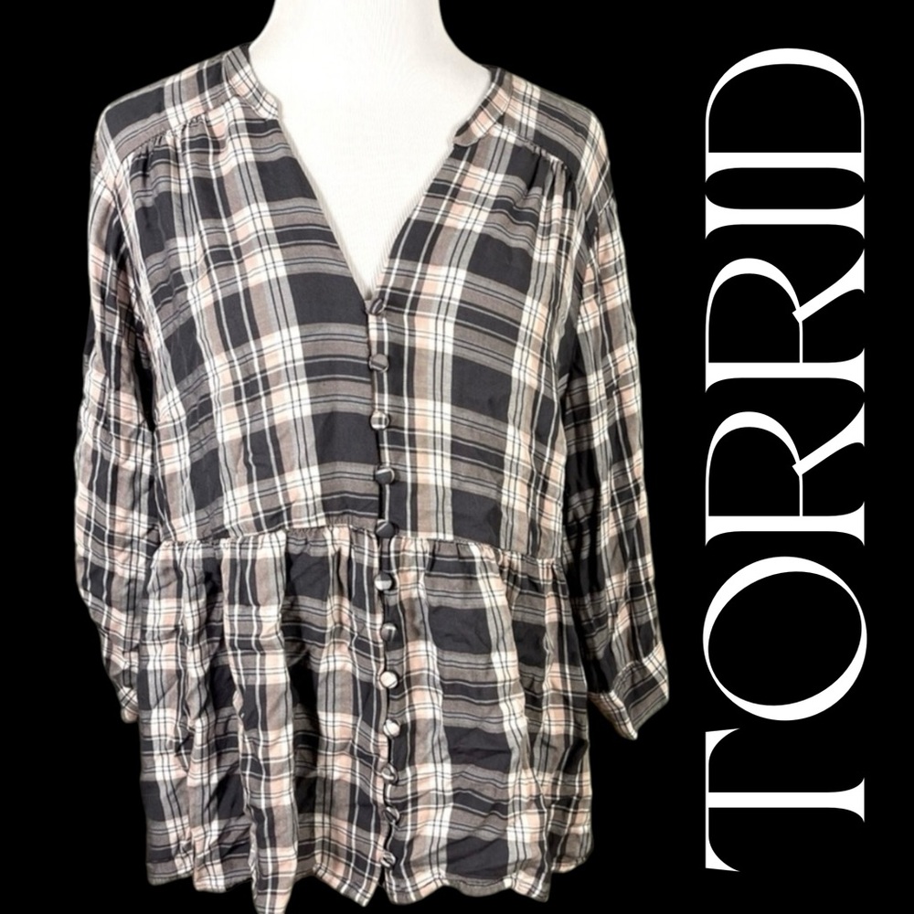 Torrid 1 buttondown shirt